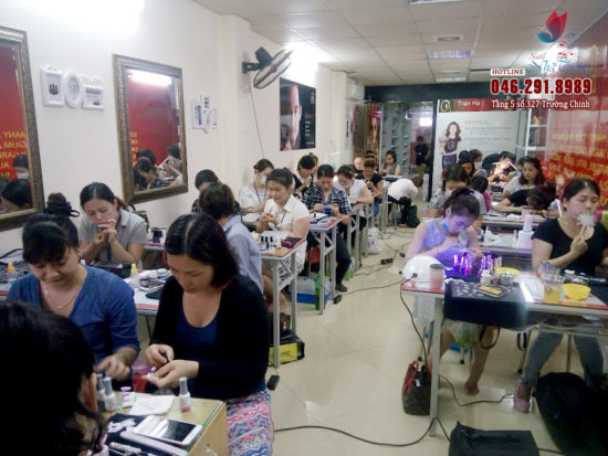 Địa chỉ dạy làm nail chuyên nghiệp tại Hà Nội