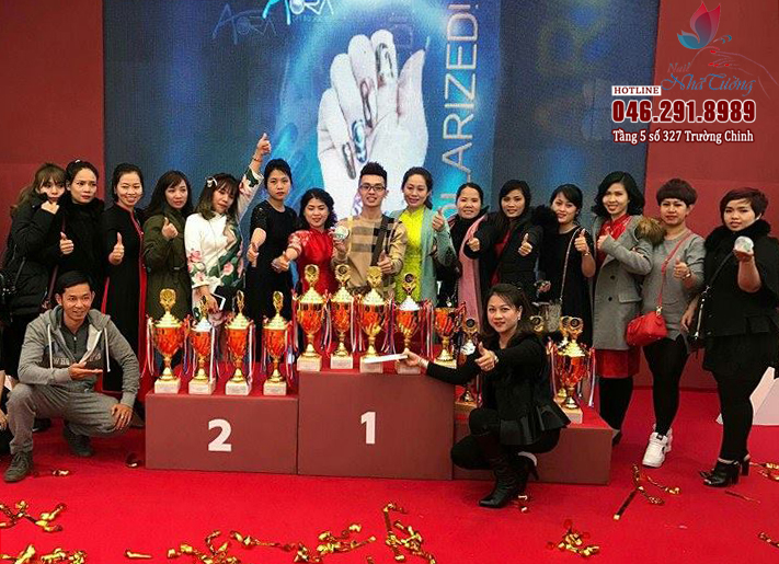 Giải thưởng toàn năng cho người xứng đáng- học vẽ móng tay ở Hà Nội