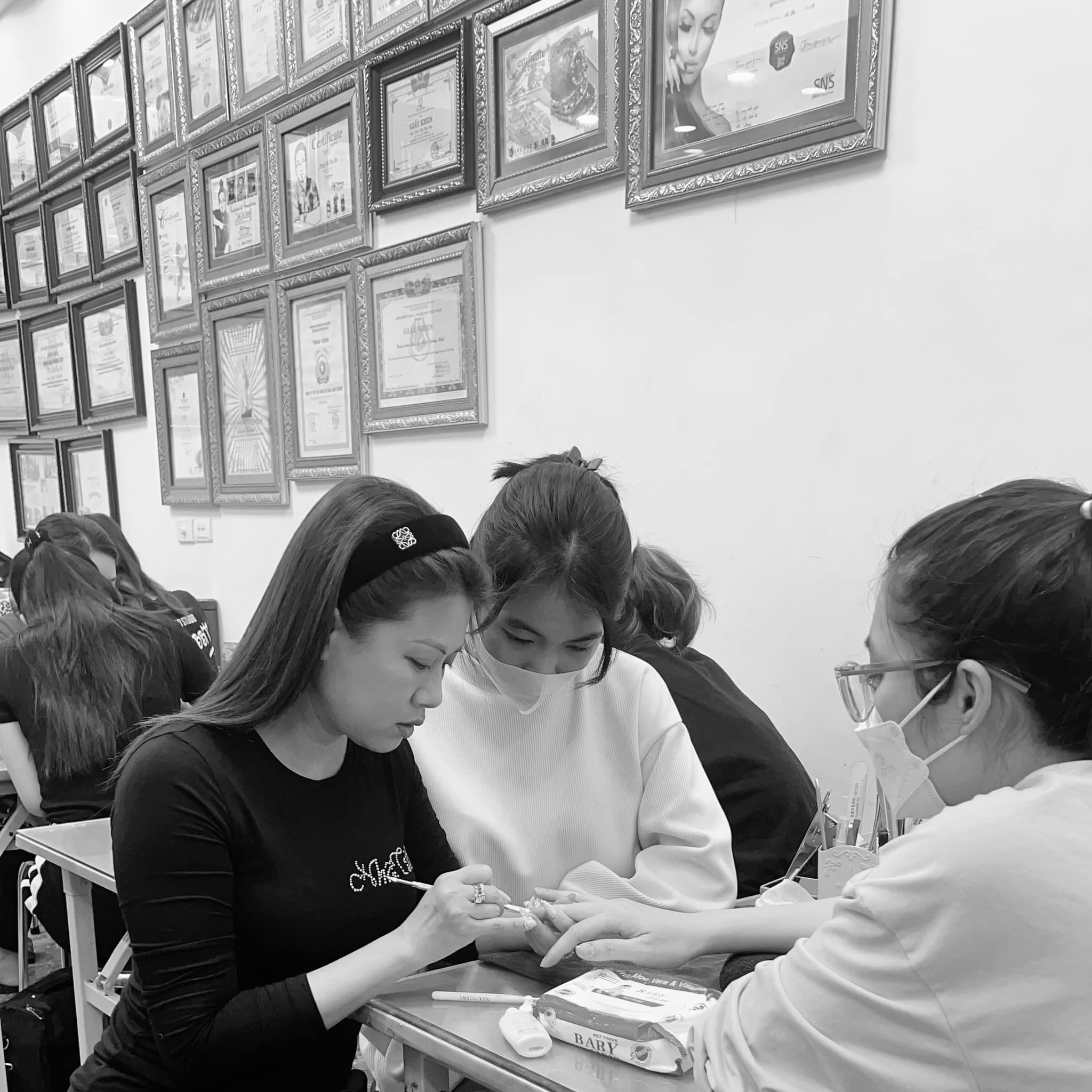 Khám phá quy trình dạy nail của Nha Tuong Beauty Academy