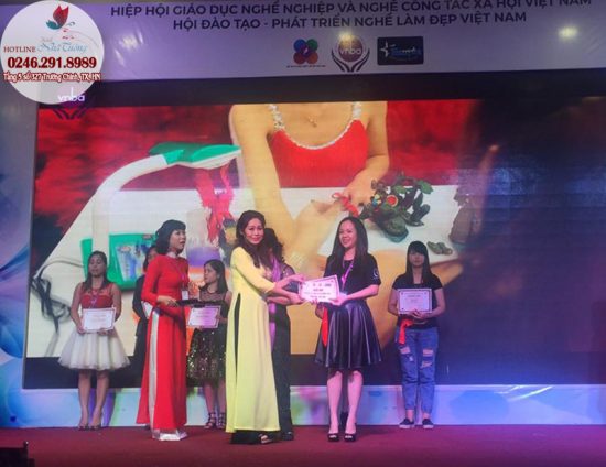 Nail Nhã Tường – đại thắng ở hội thi kỹ năng nghề làm đẹp Việt Nam lần thứ nhất