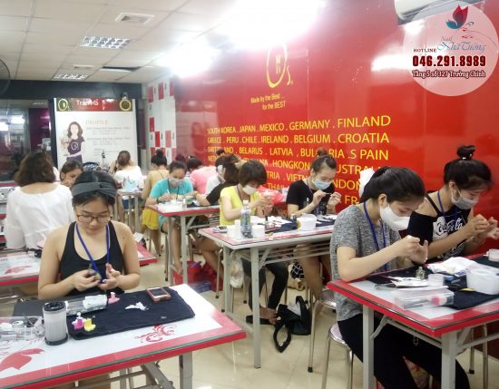 Học làm nail giá rẻ ở Hà Nội