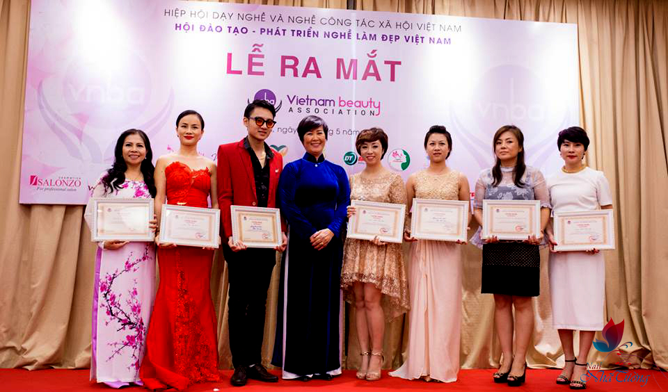 Nail Nhã Tường tham dự lễ ra mắt Hội Đào tạo và phát triển nghề làm đẹp Việt Nam